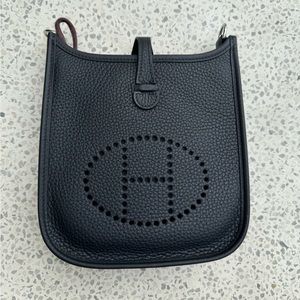 🩷SOLD🩷 Hermés Evelyne 16